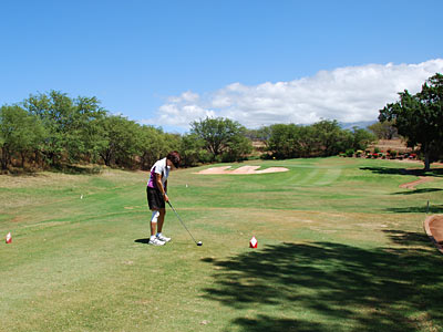 Sharon teeing off on a par 3 at Elleair