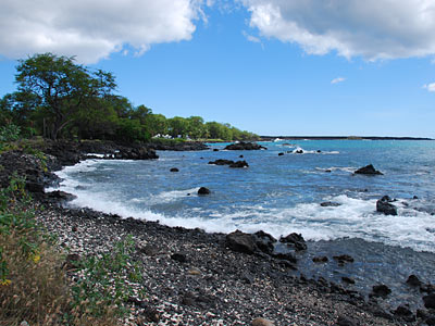 The coastline with lava rocks by Makena